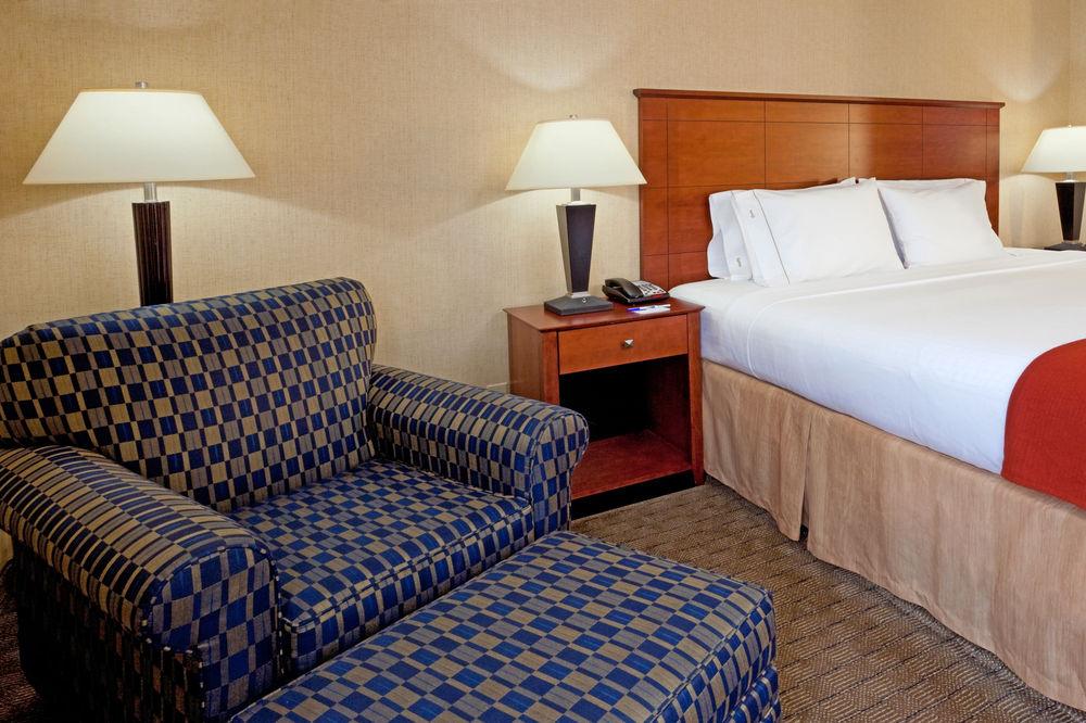 Holiday Inn Express Ramsey Mahwah By Ihg Exterior foto