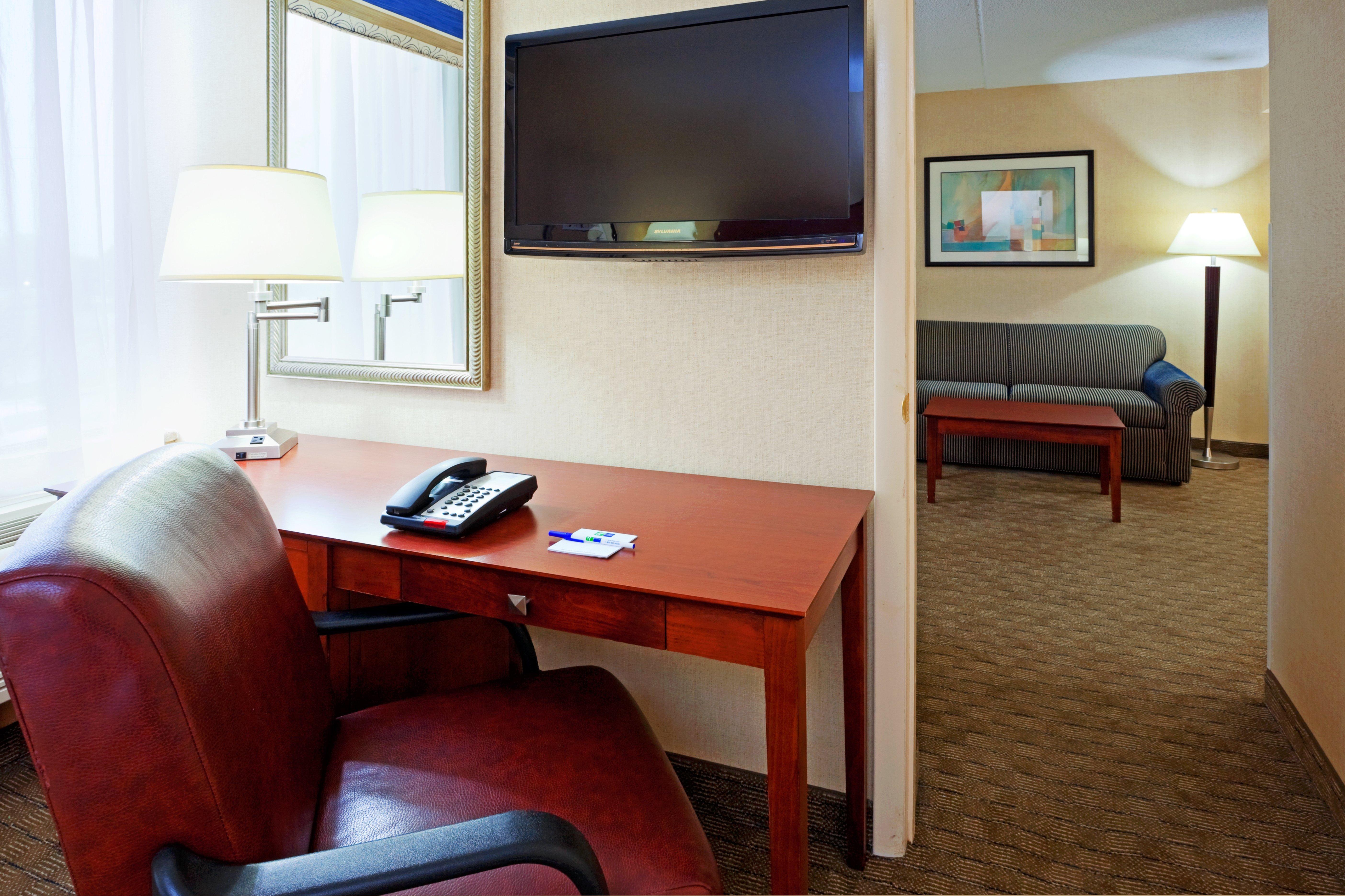 Holiday Inn Express Ramsey Mahwah By Ihg Exterior foto